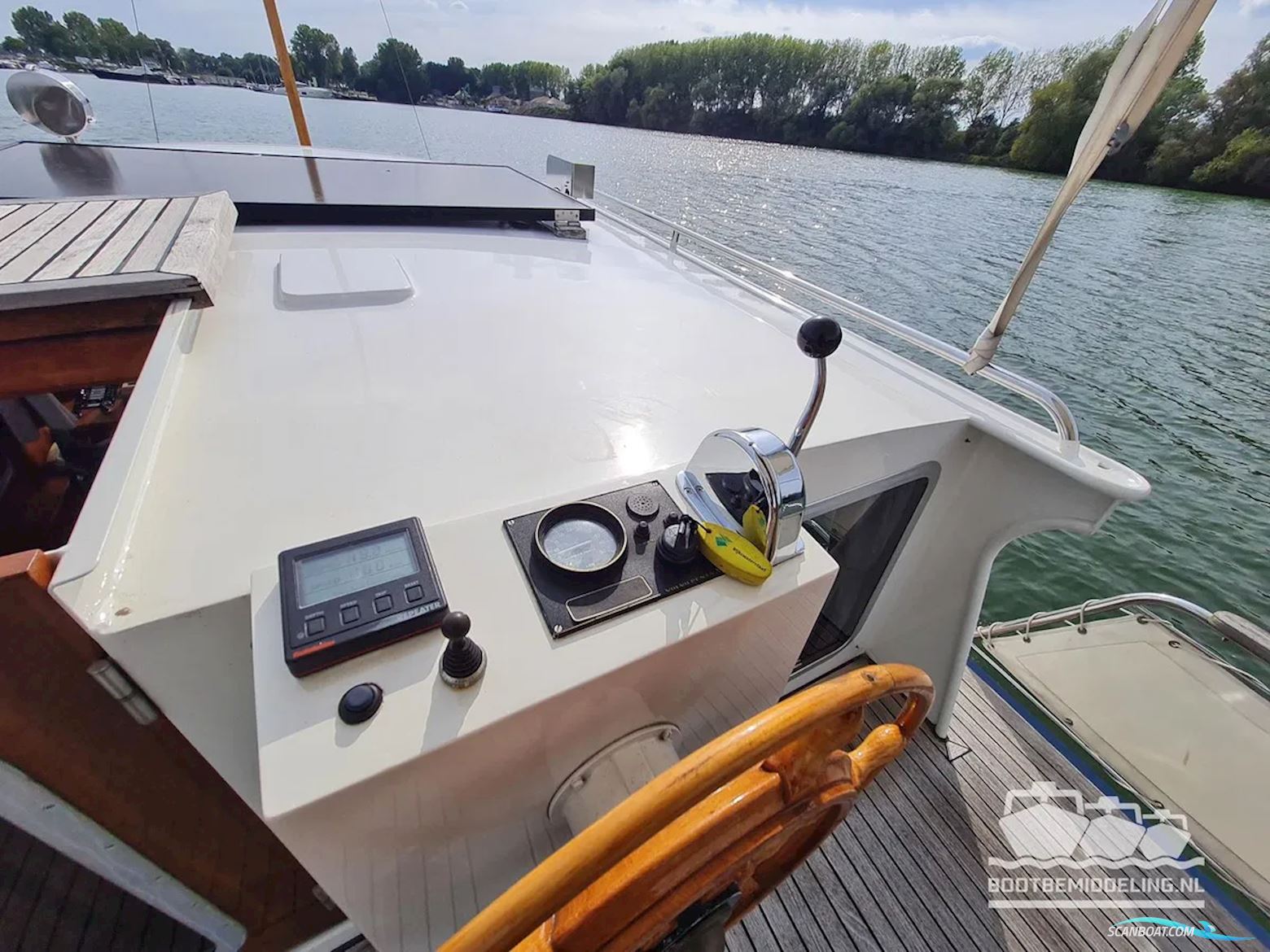 Linssen Sturdy 1000 AC Royal