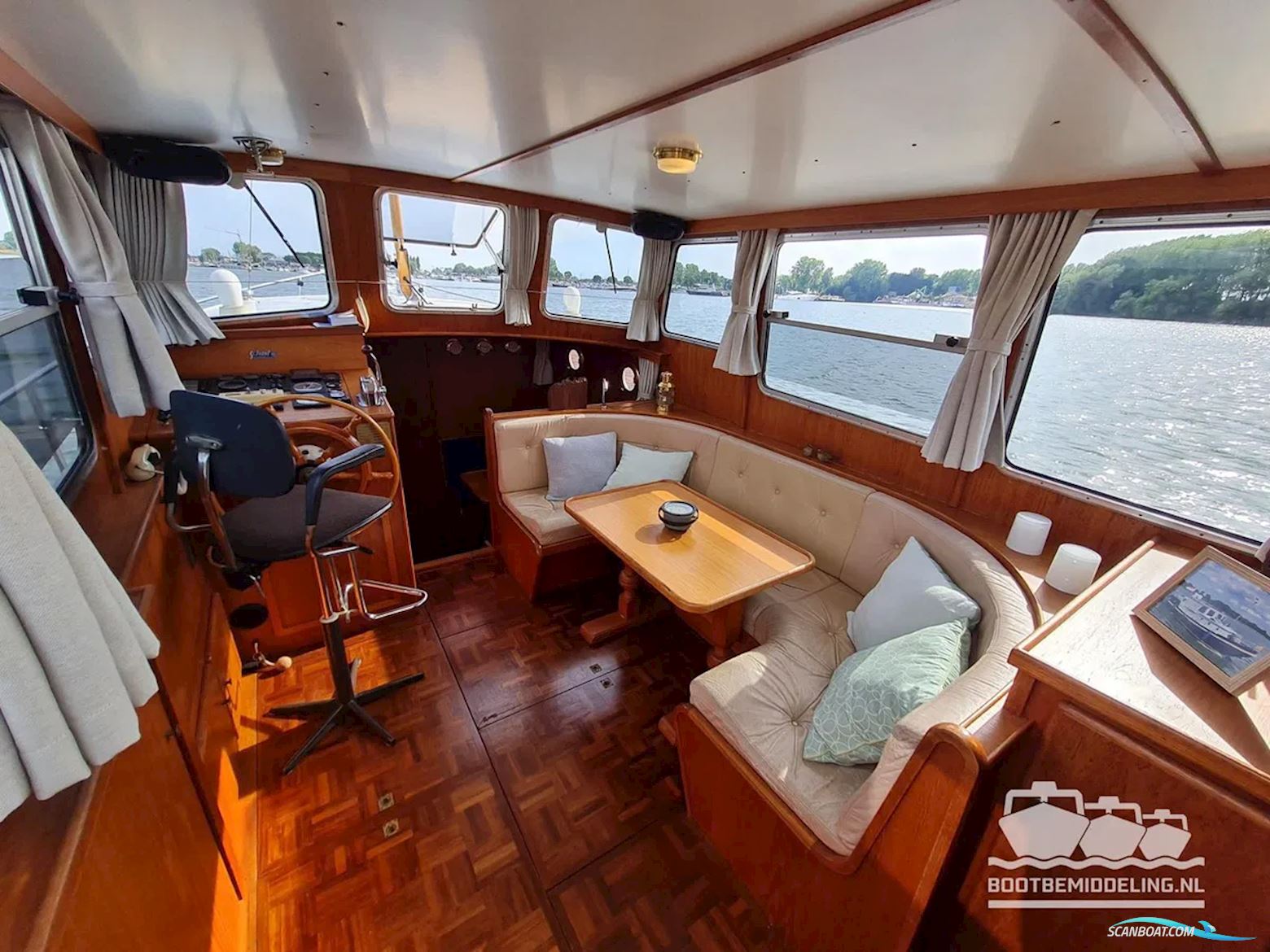 Linssen Sturdy 1000 AC Royal