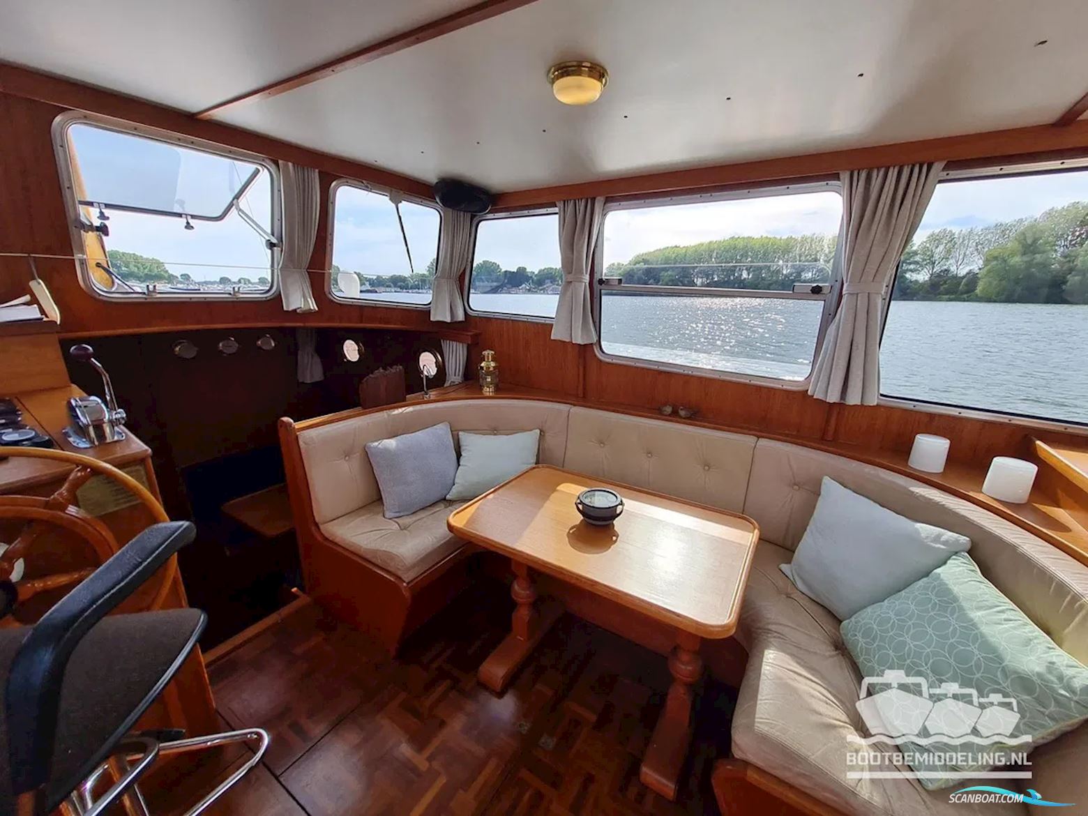 Linssen Sturdy 1000 AC Royal