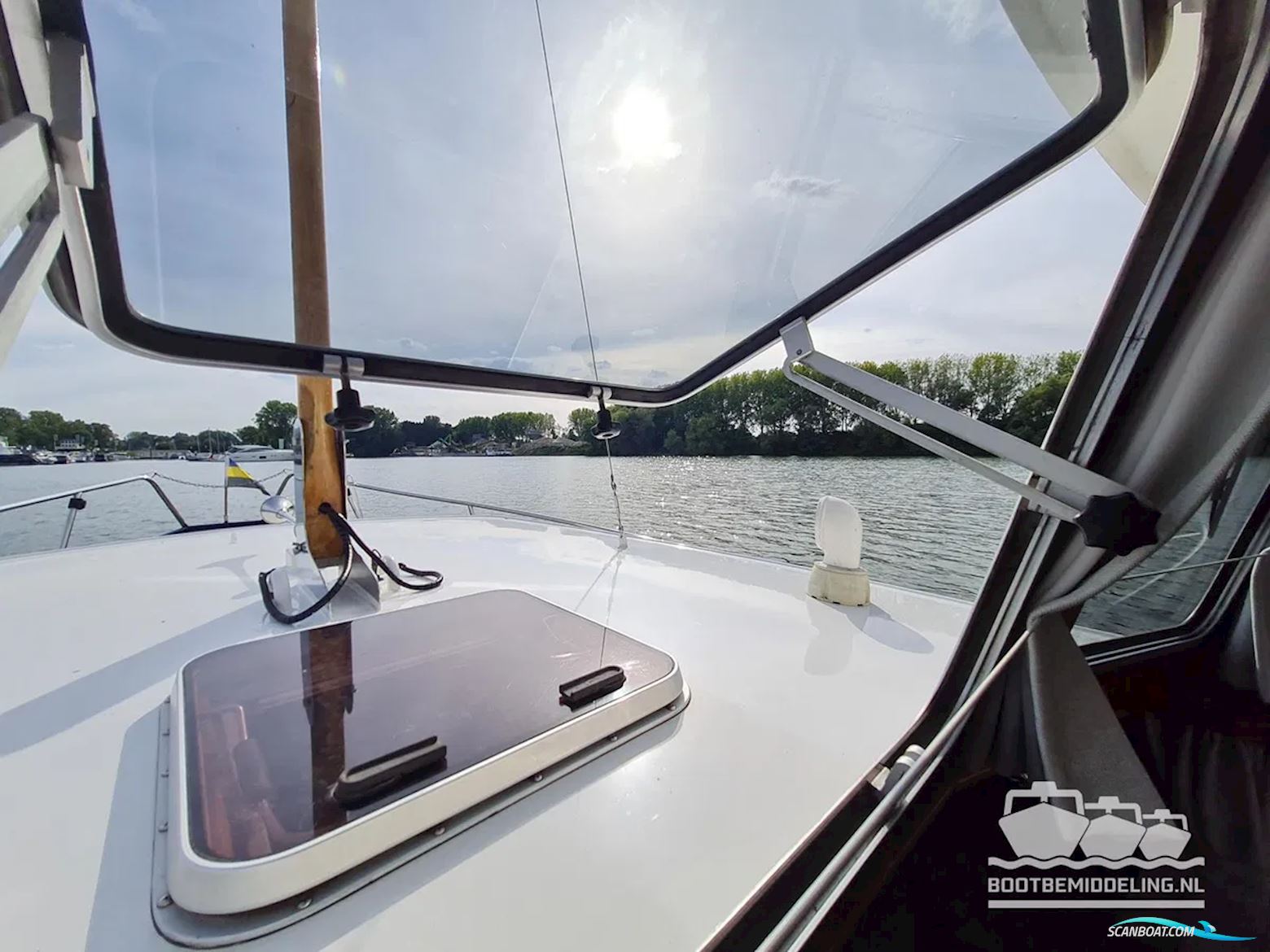 Linssen Sturdy 1000 AC Royal