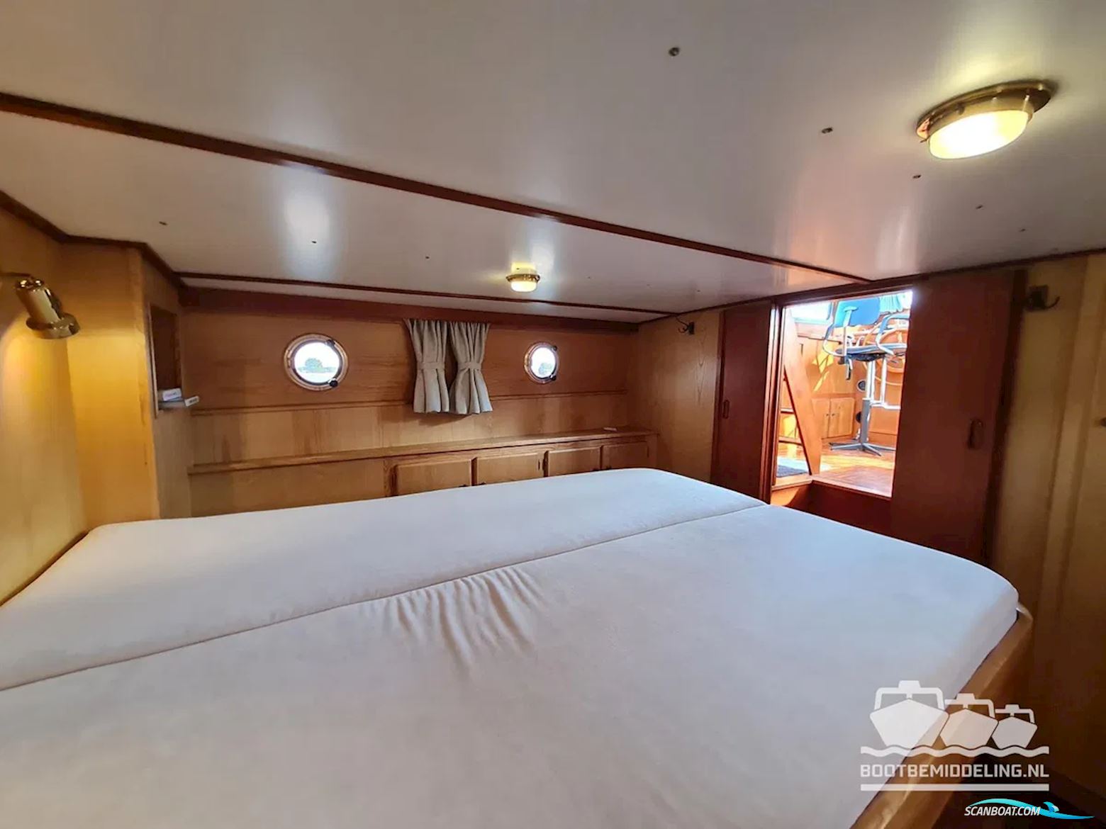 Linssen Sturdy 1000 AC Royal