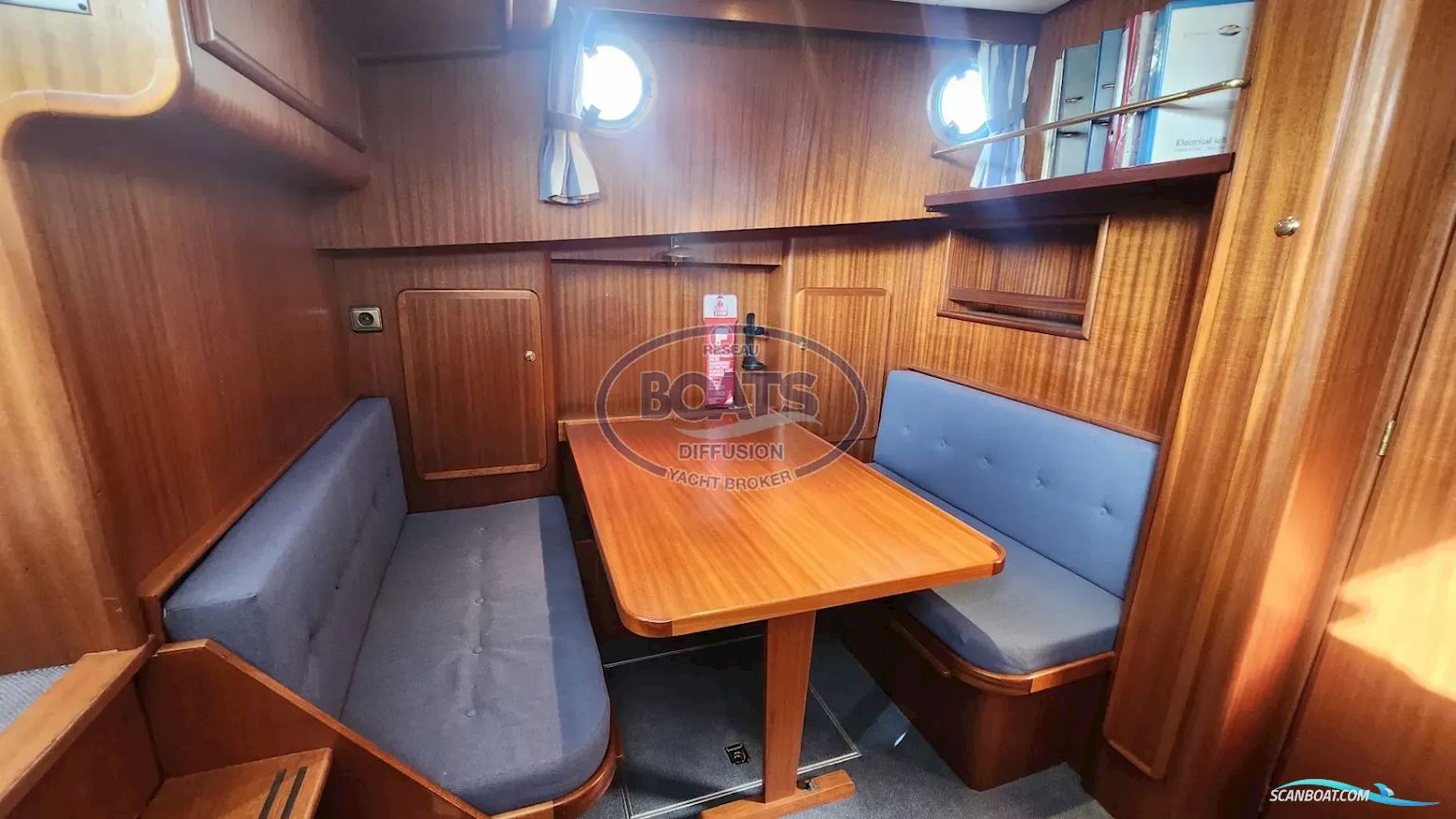 Linssen Sturdy Twin 40AC