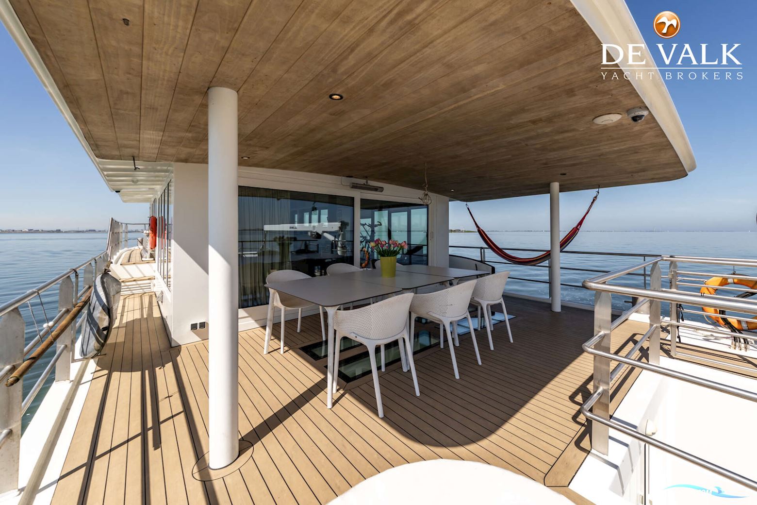 Live aboard MY With berth in Amsterdam