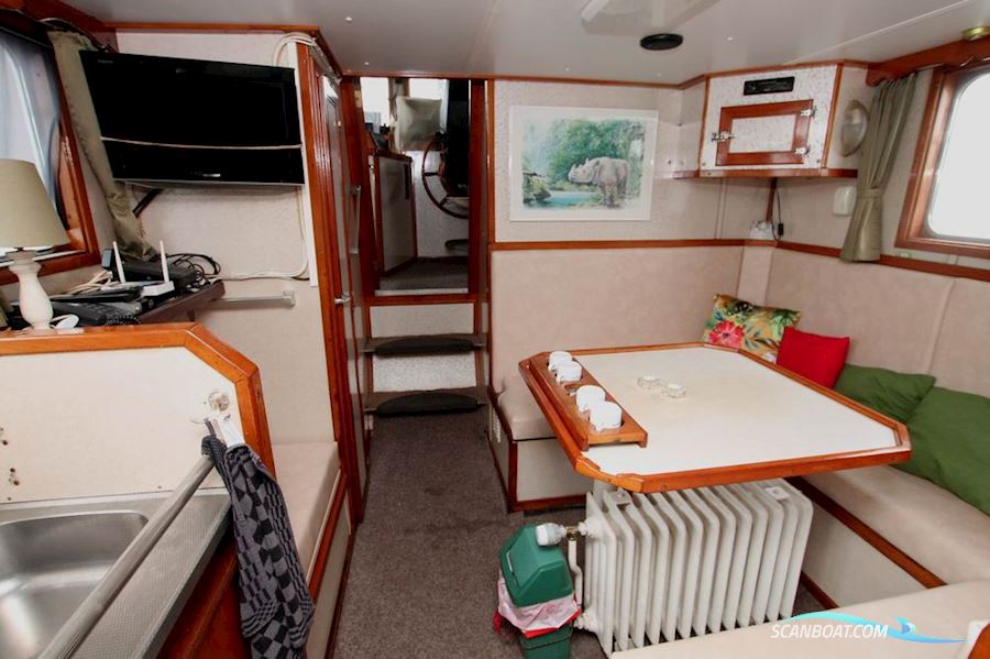 Liveaboard explorer yacht