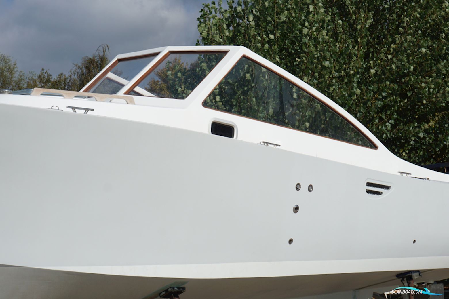 LOBSTER LB26 Classic Runabout