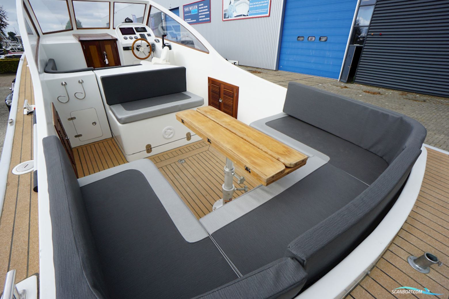 LOBSTER LB26 Classic Runabout