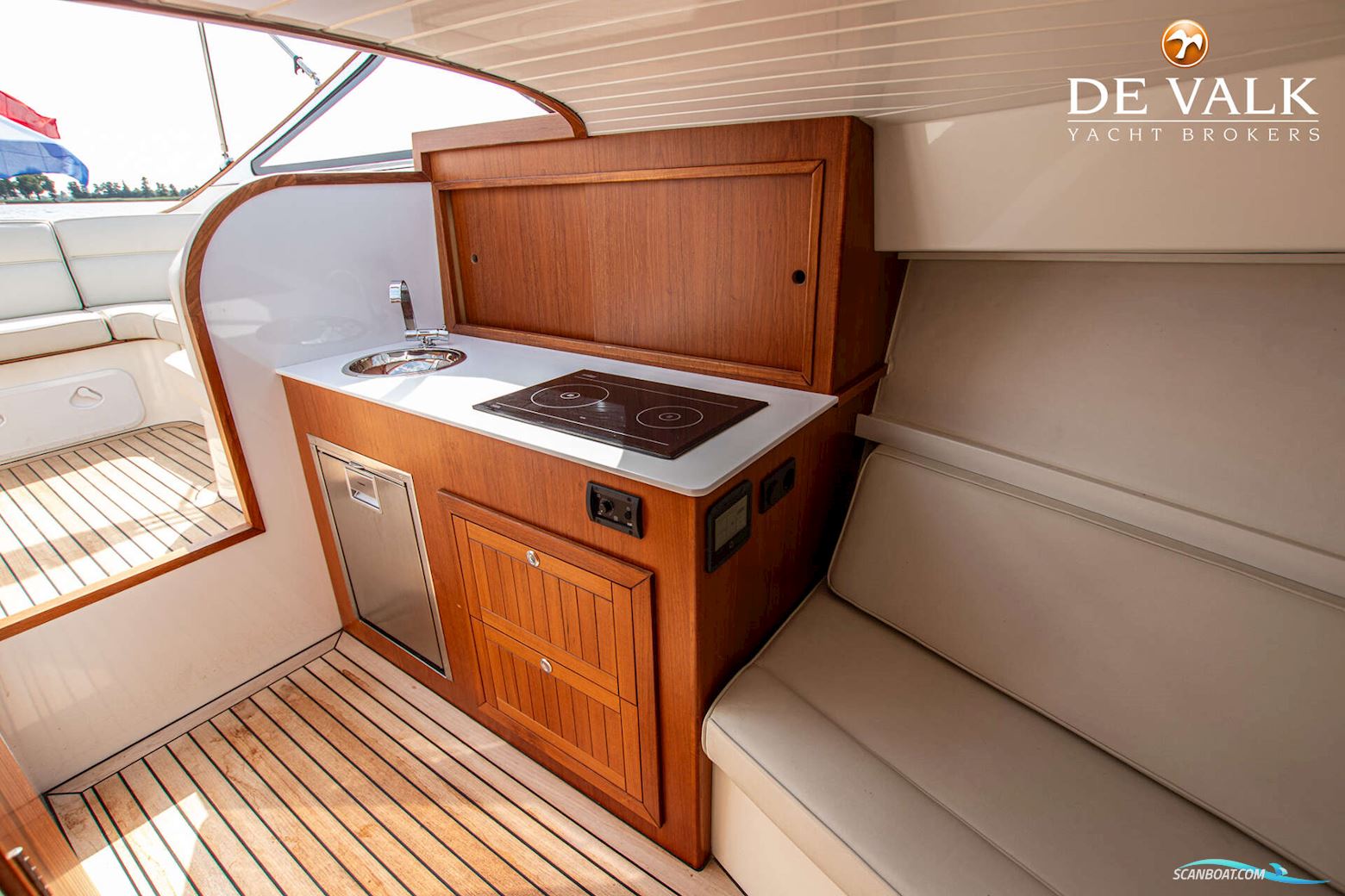 Long Island 33 Runabout