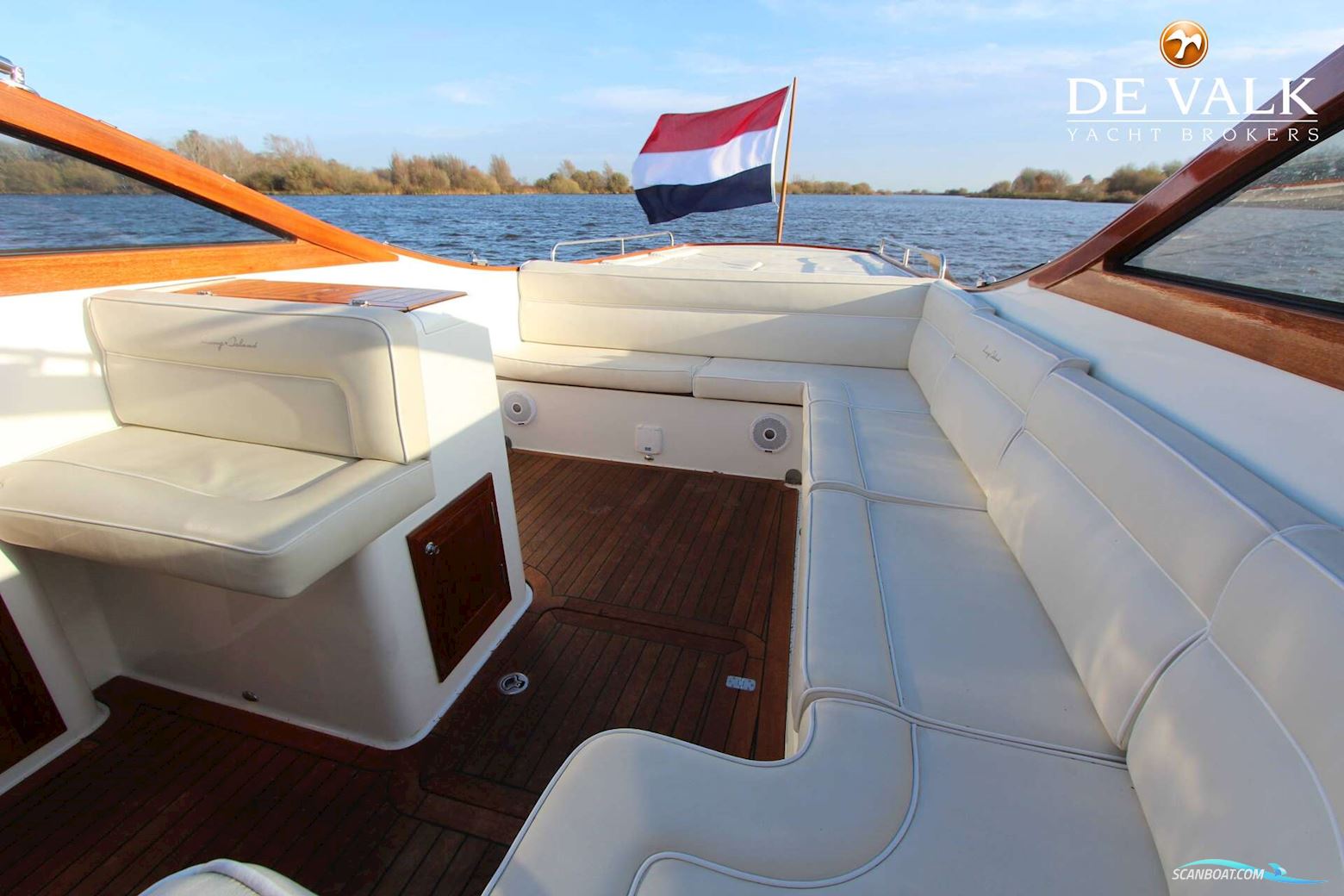 Long Island 33 Runabout