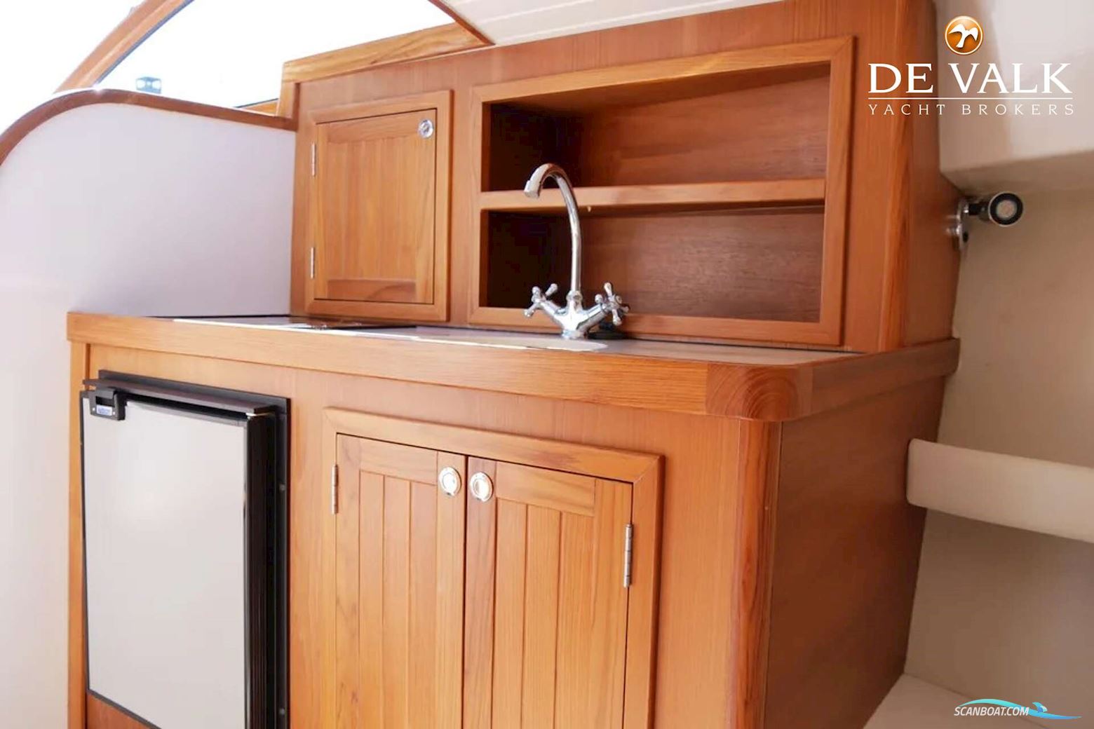 Long Island 33 Runabout