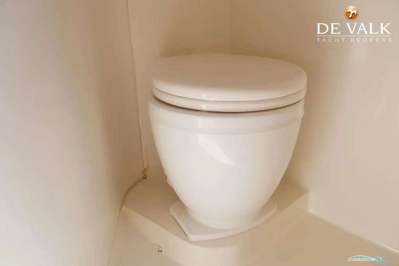 Long Island 33 Runabout