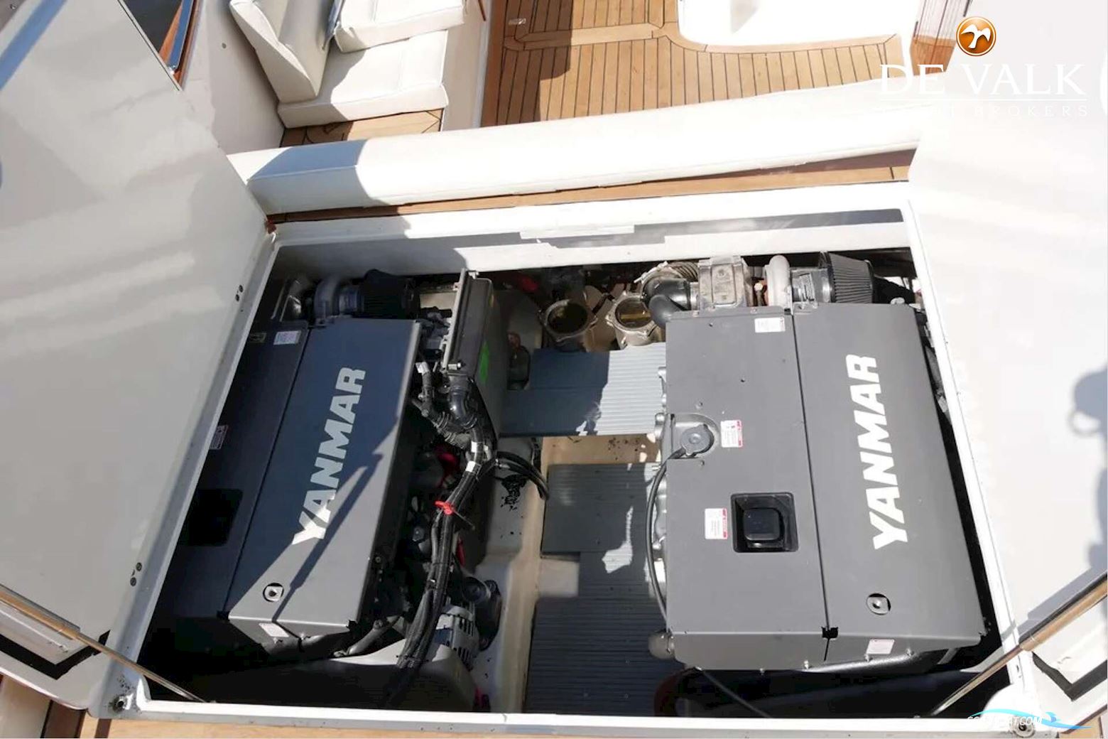 Long Island 33 Runabout