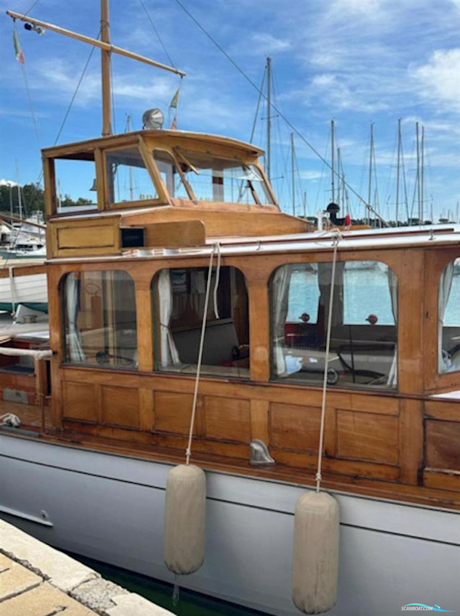 Long Island Express Cruiser