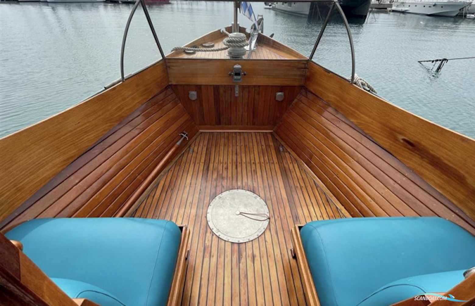 Long Island Express Cruiser
