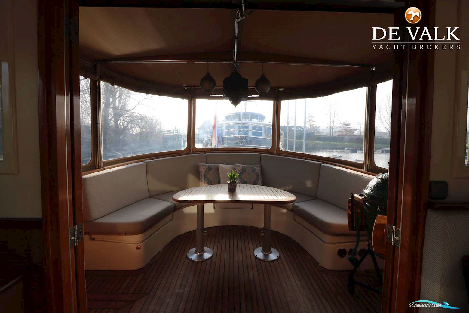 Luxe Motor 1900 Dutch Traveller