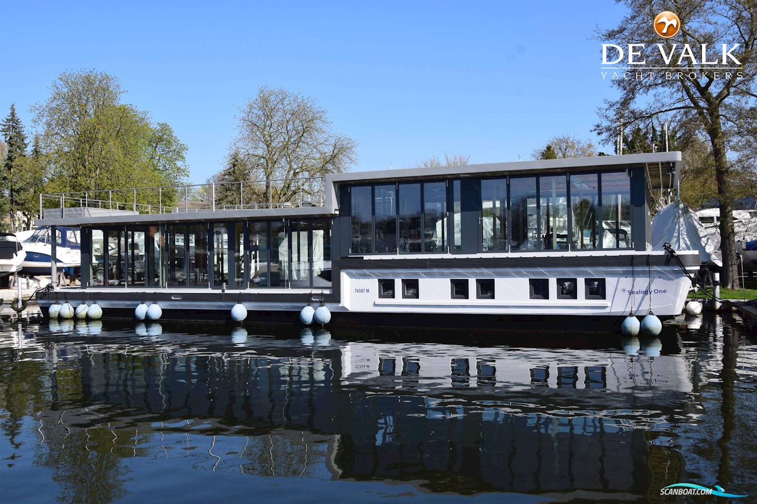 Luxe Motor 24 m