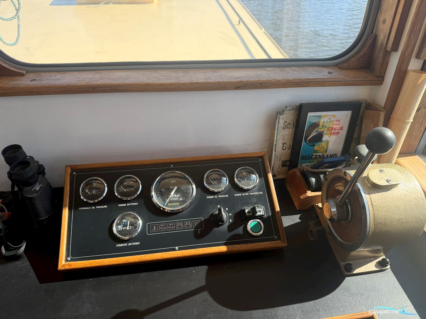 Luxe Motor Live Aboard