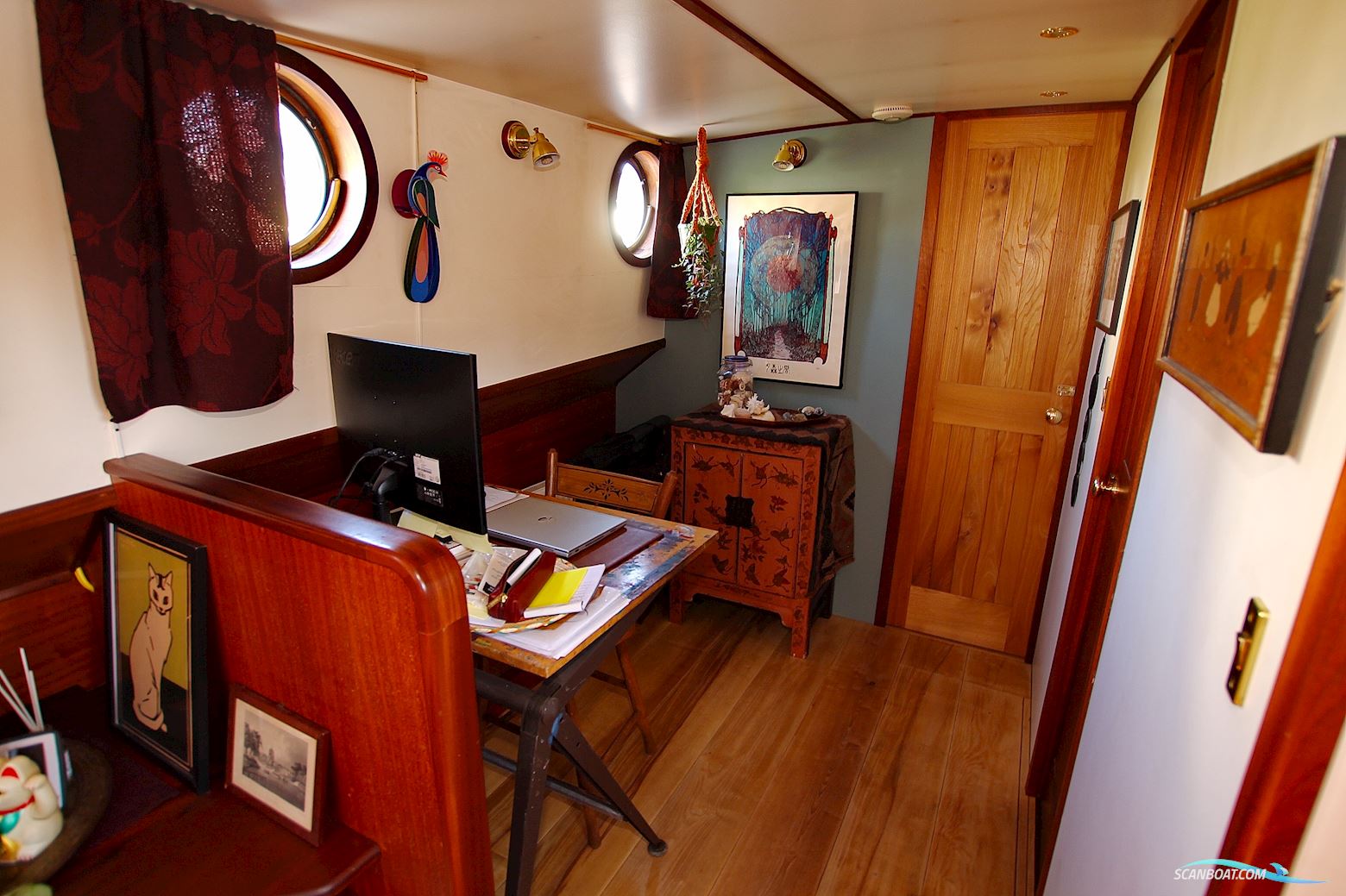 Luxe Motor Live Aboard