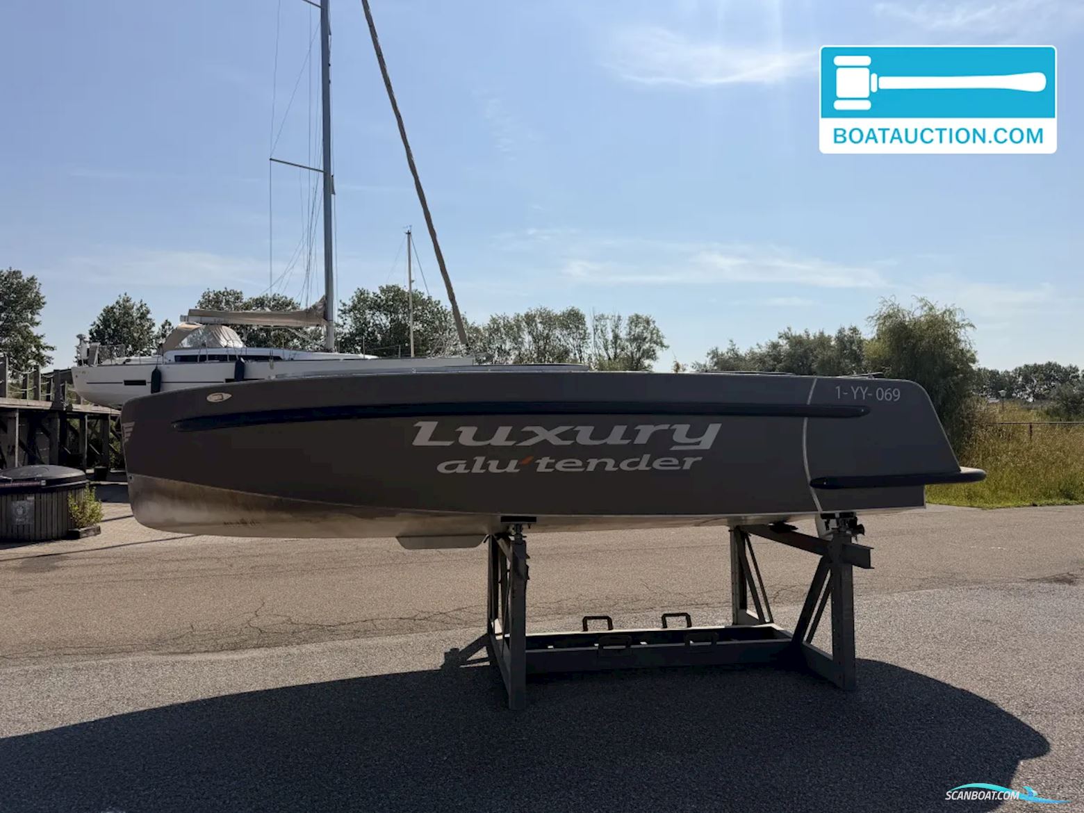 Luxury Alu Tender 65