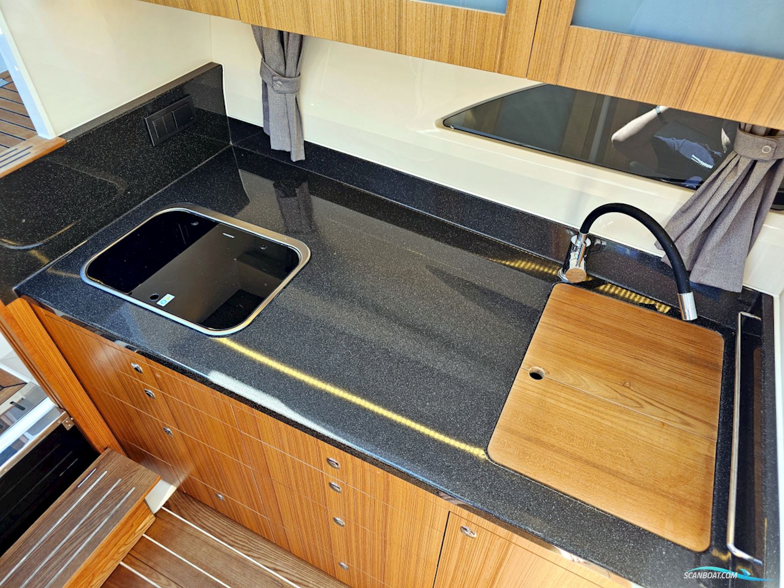 Marex 310 Sun Cruiser 2021 Volvo Penta D4-320 EVC