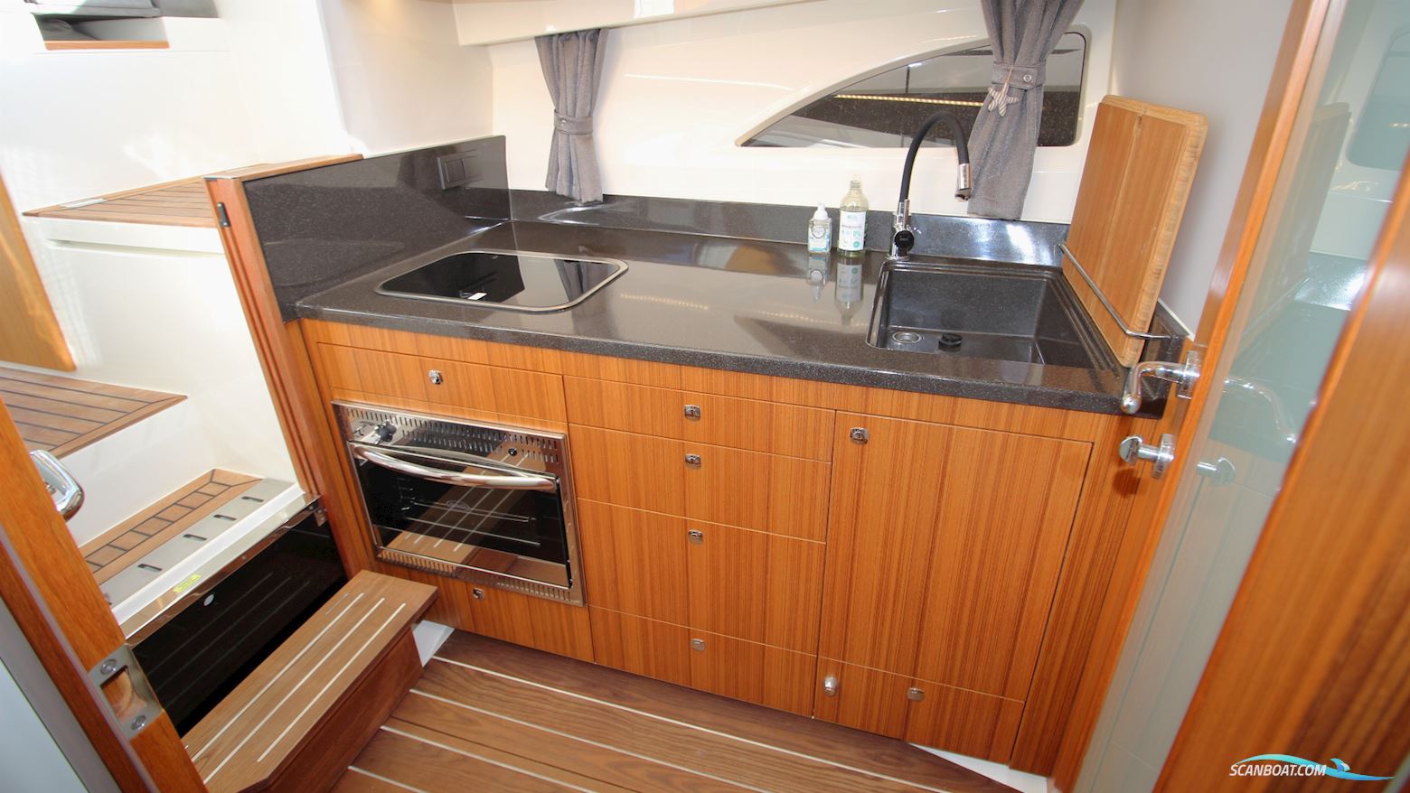 Marex 310 Sun Cruiser