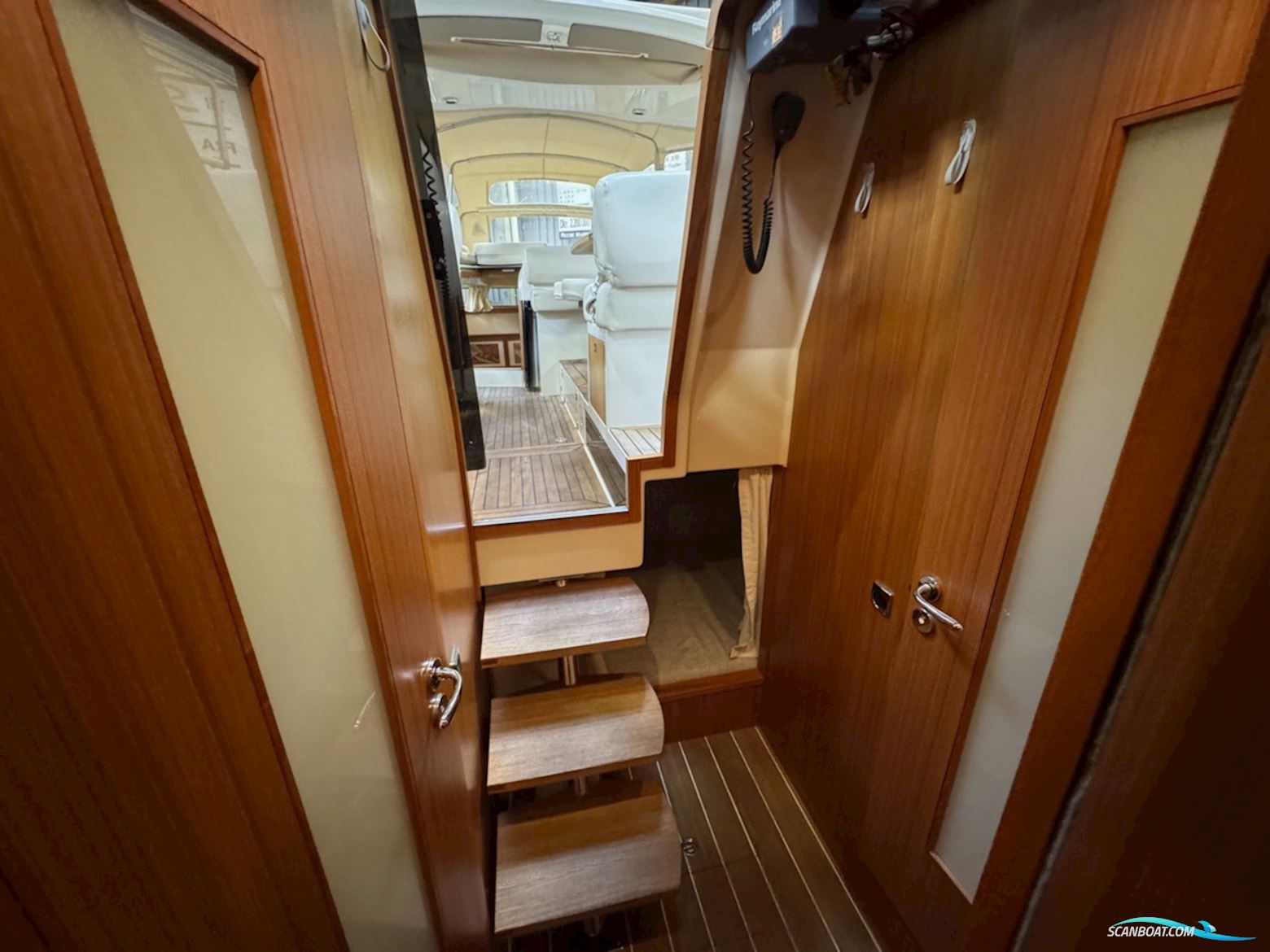 Marex 370 Aft Cabin Cruiser 2011