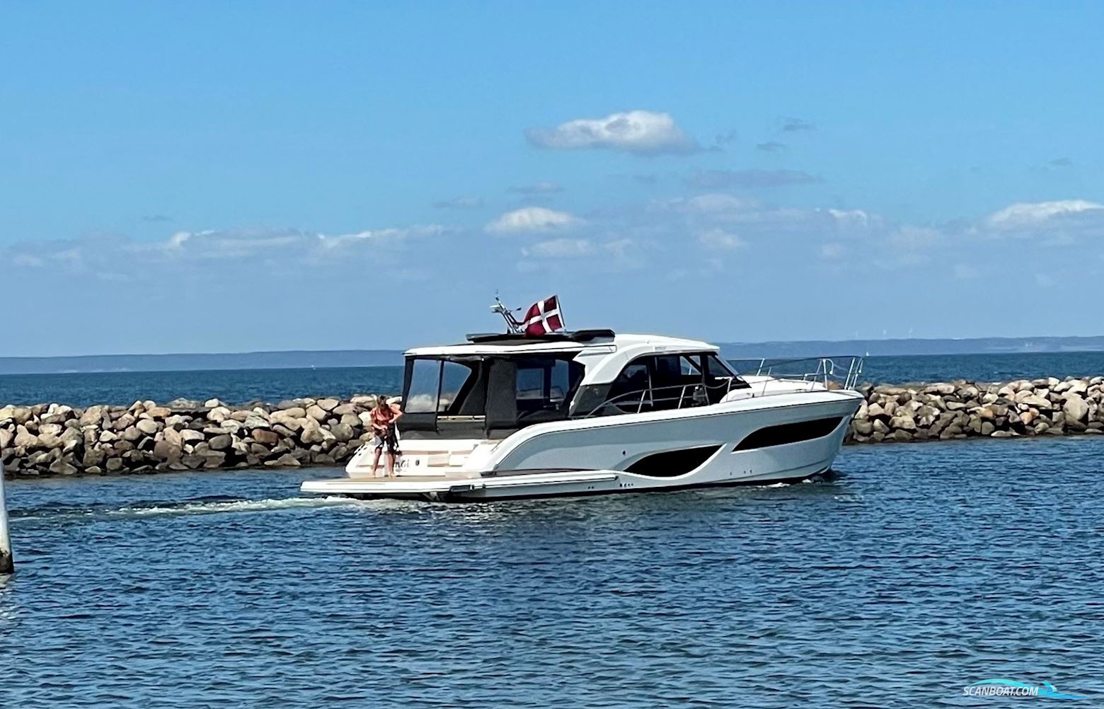 Marex 440 Gourmet Cruiser