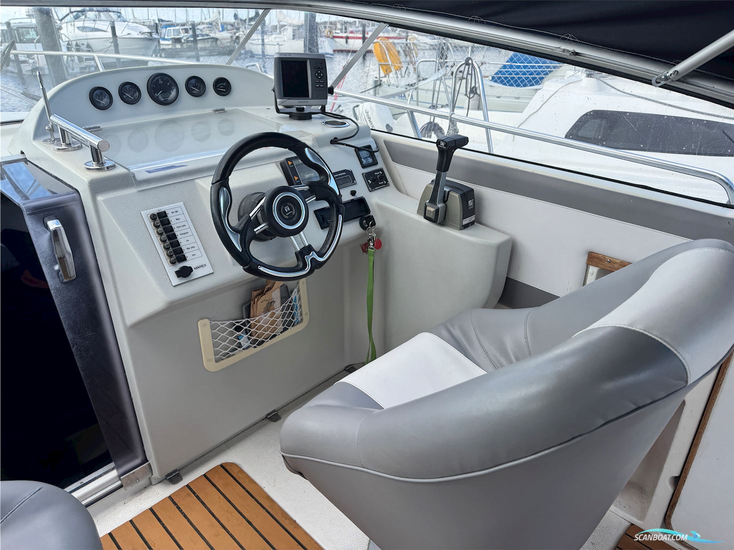 Marex 7100 Sport Cruiser