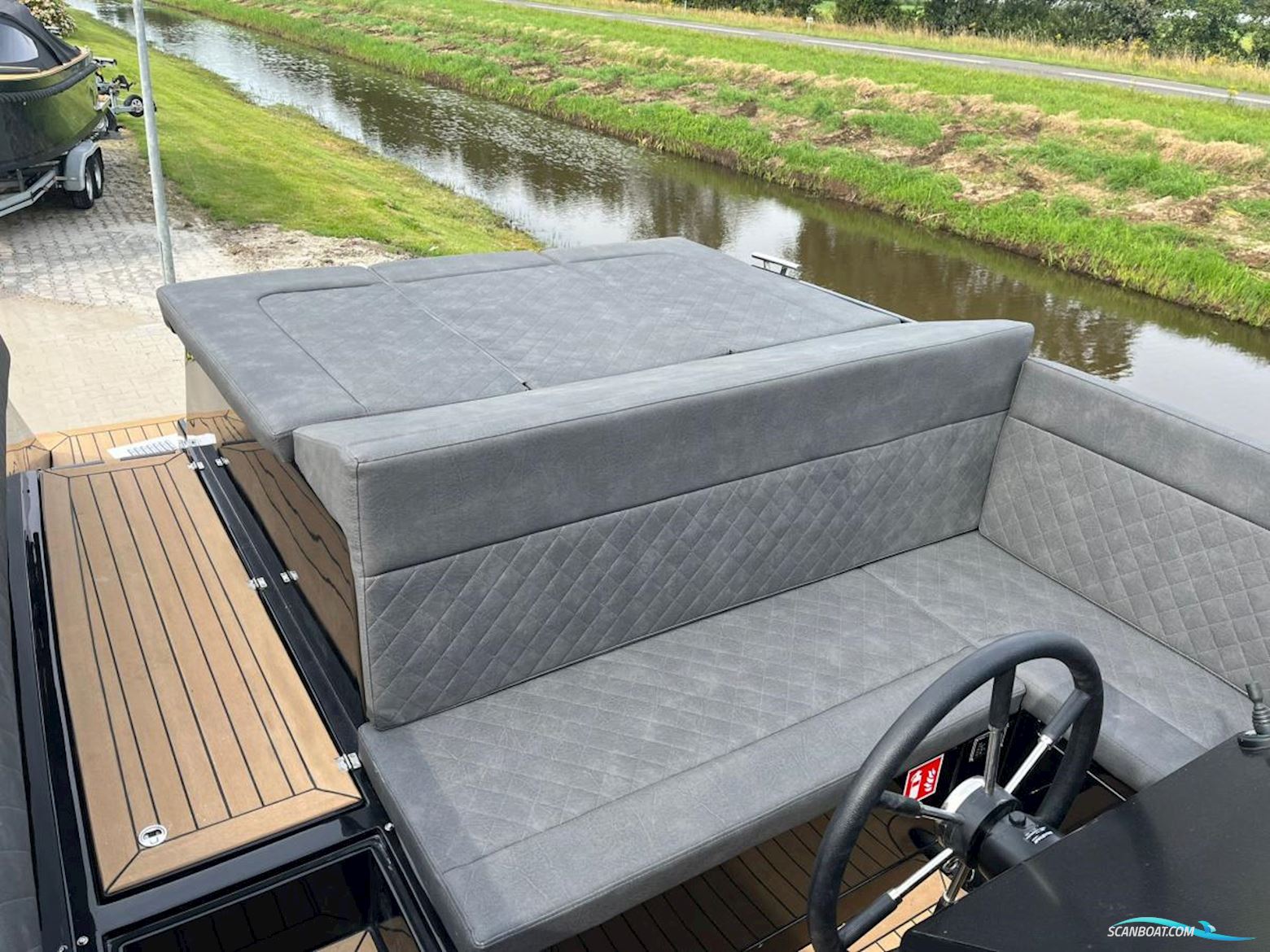 Maxima  740 Tender