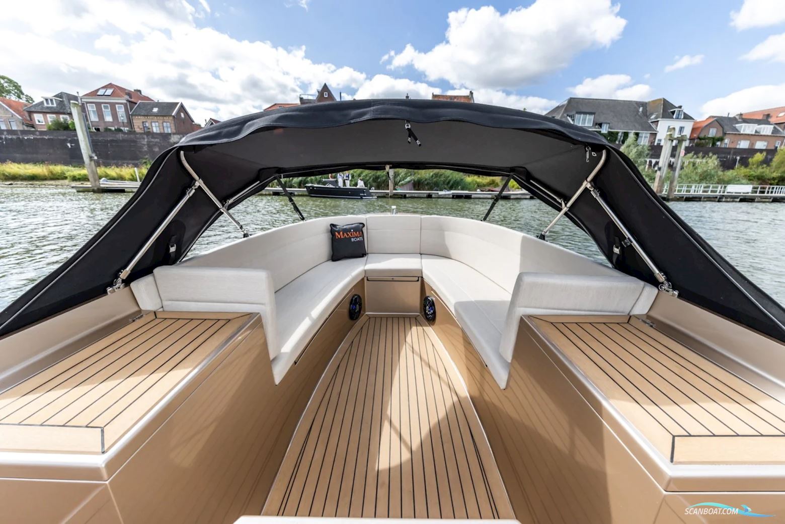 Maxima 580 Sport Lounge