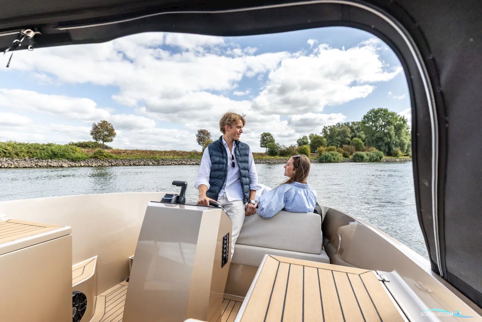 Maxima 580 Sport Lounge