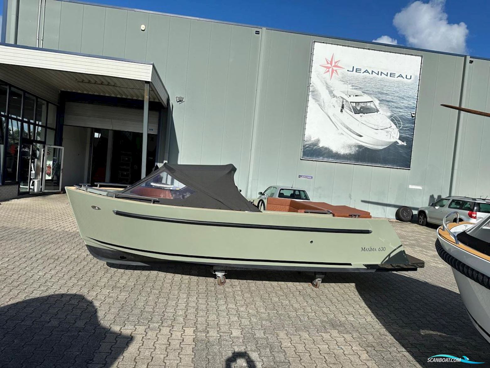 Maxima 630 Tender met boegschroef