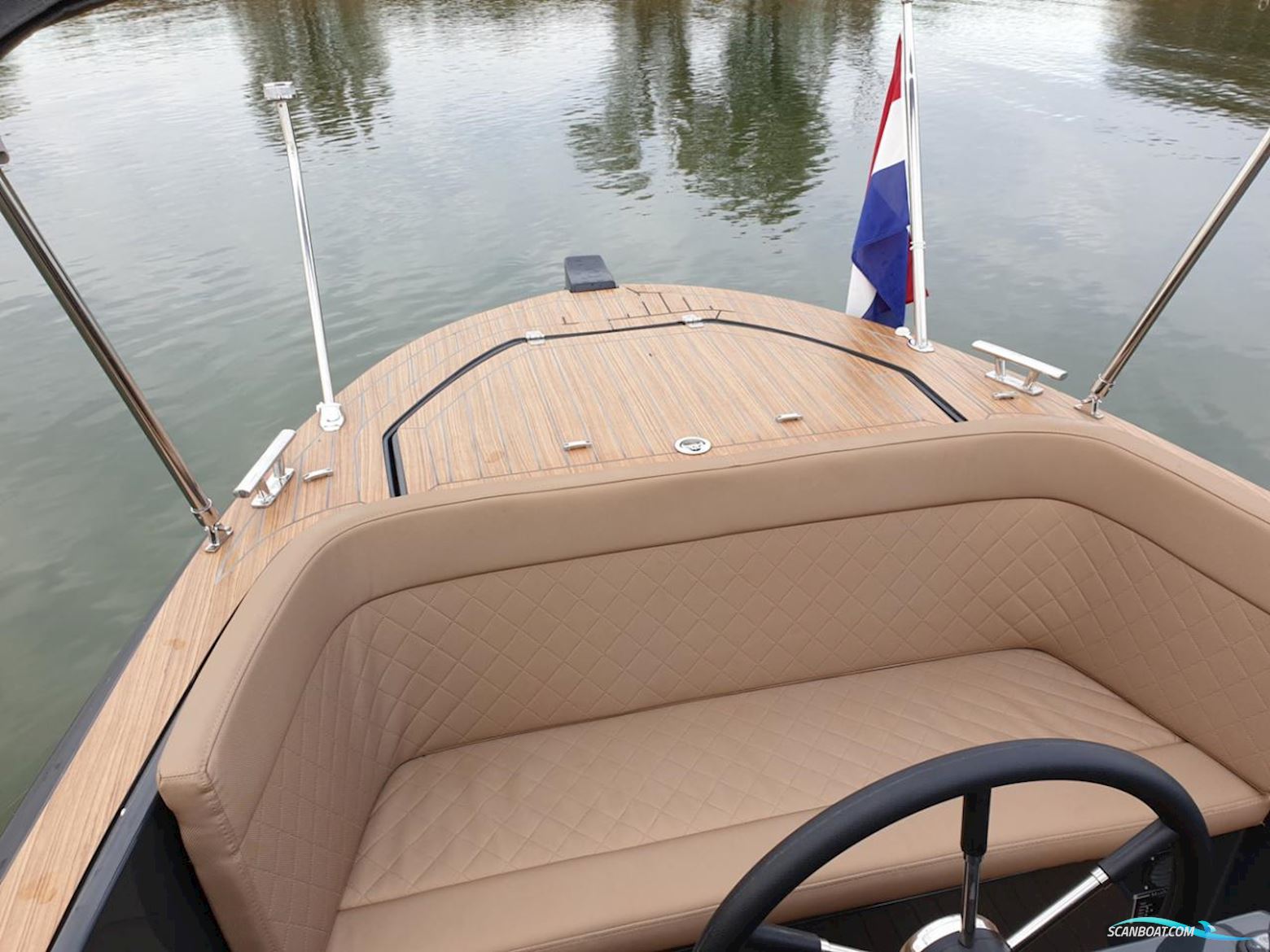 Maxima 650 Flying Lounge