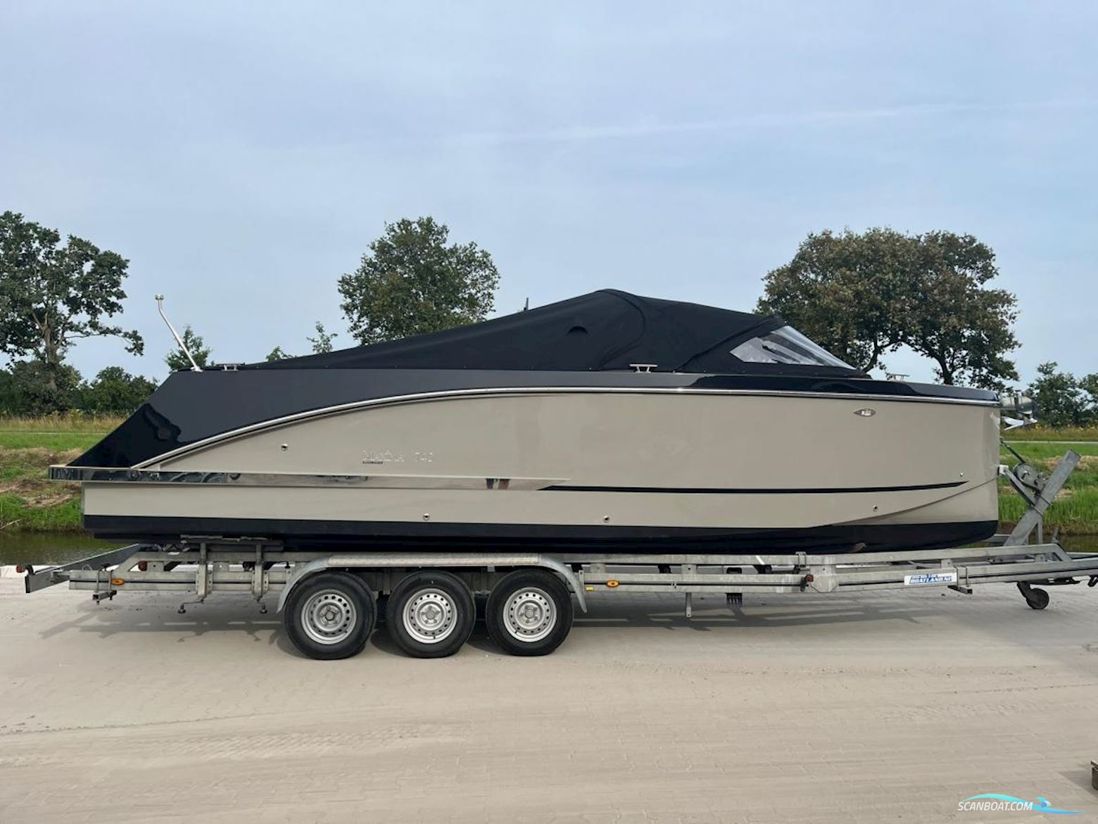 Maxima 740 Tender