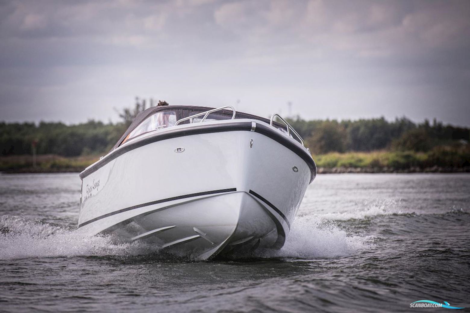 Maxima 750 Flying lounge