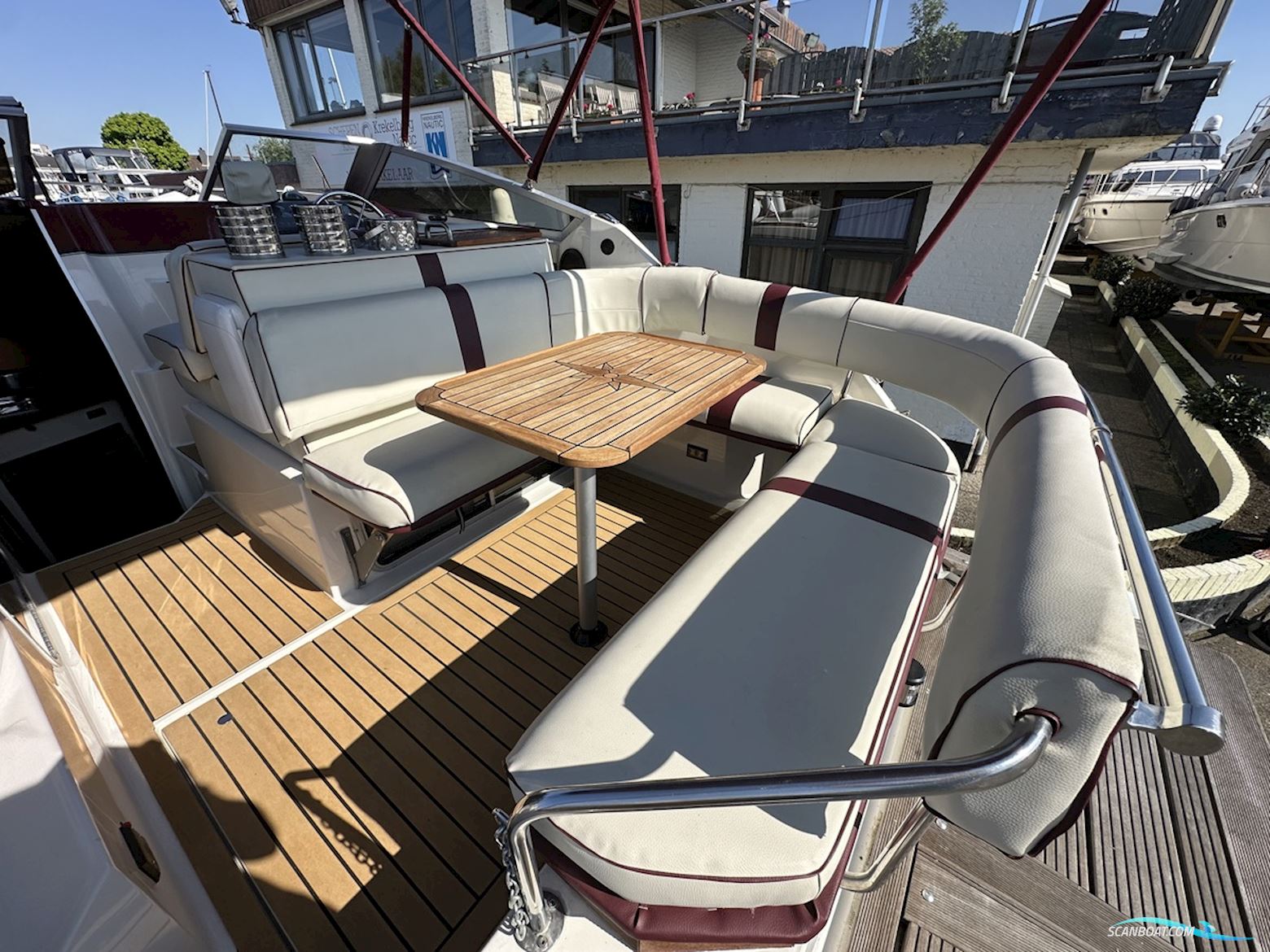 Maxum 2300