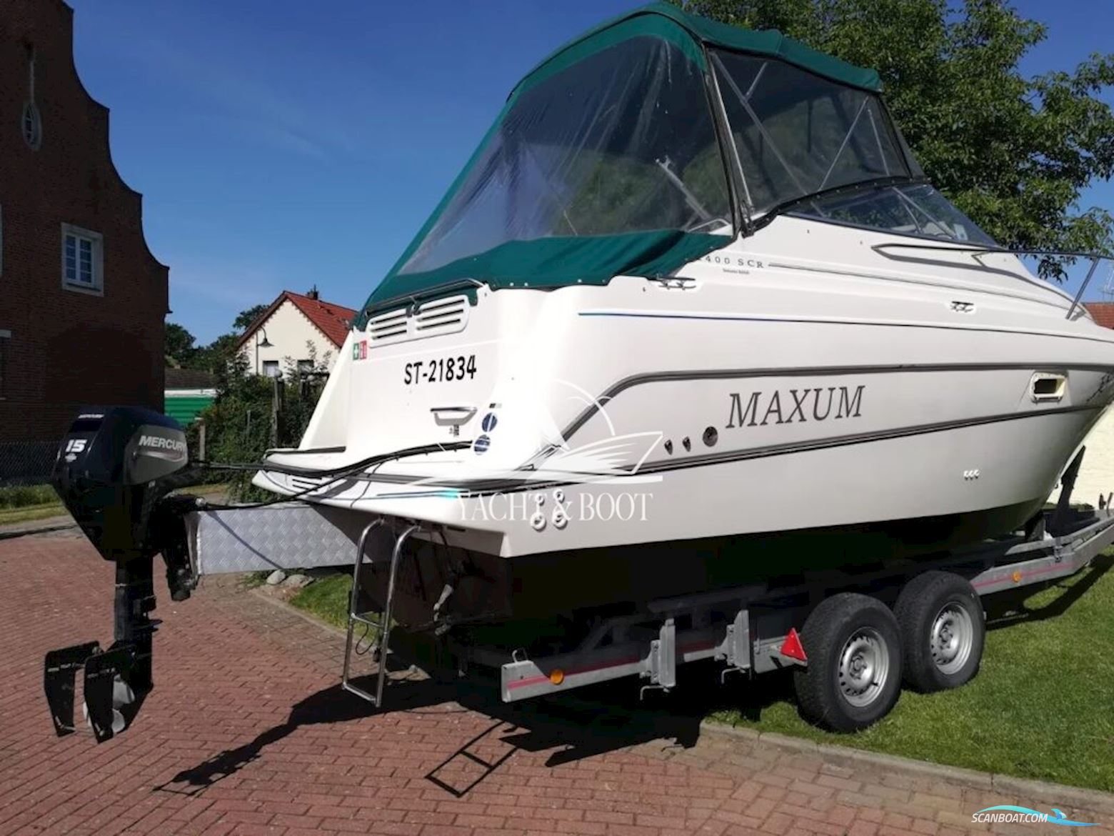 Maxum 2400 SCR