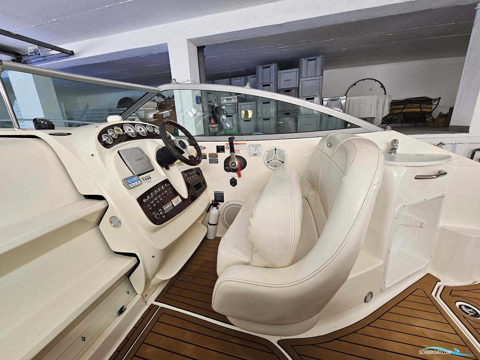 Maxum 2500 Sport Express
