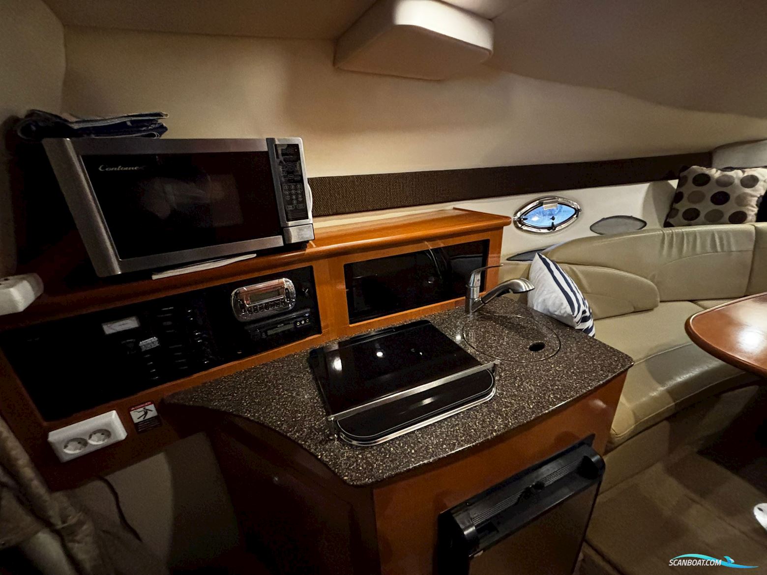 Maxum 2500 Sport Express