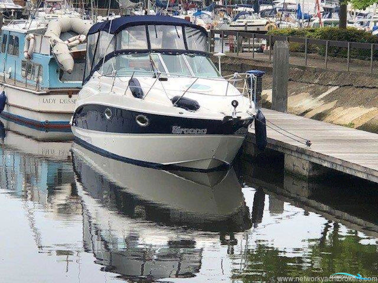 Maxum 2500SE