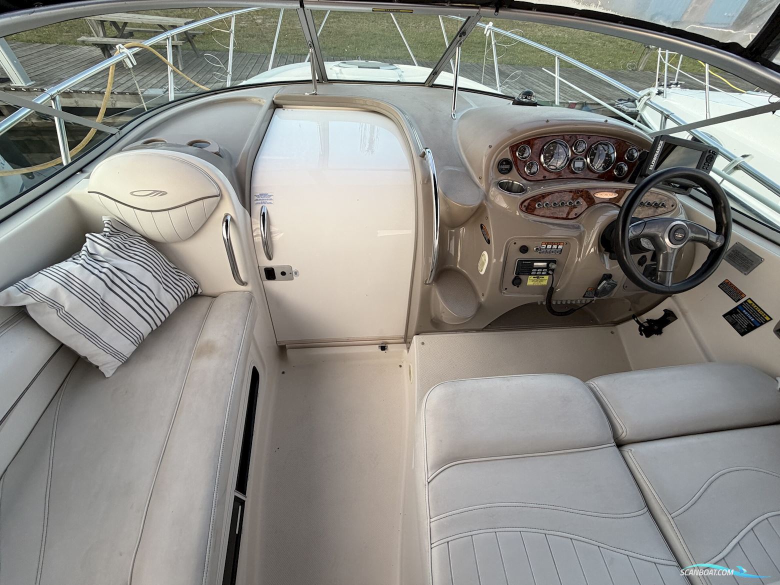 Maxum 2700 Src