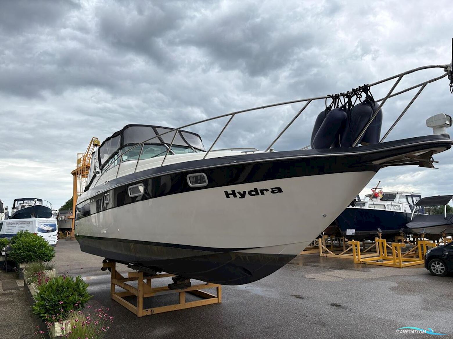 Maxum 3200 Scr