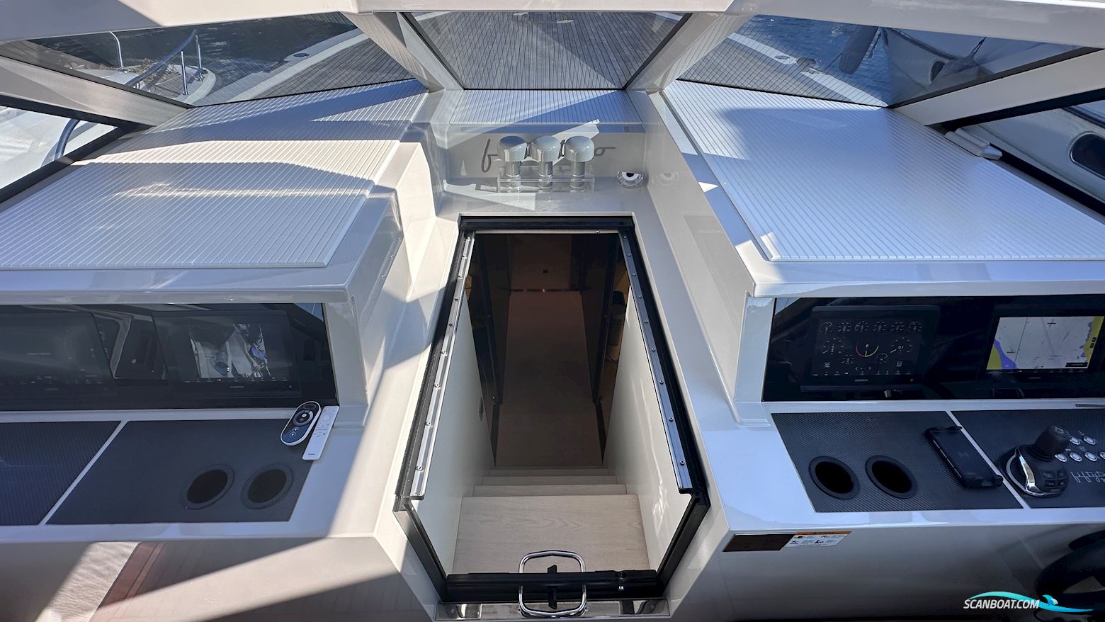 Mazu Yachts 42 WA