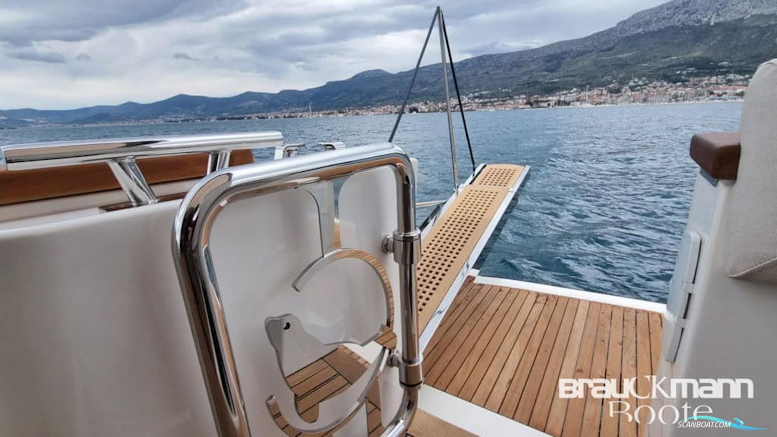 Monachus Yachts Issa 45