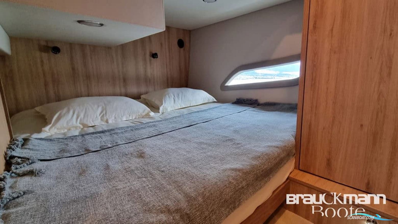 Monachus Yachts Issa 45