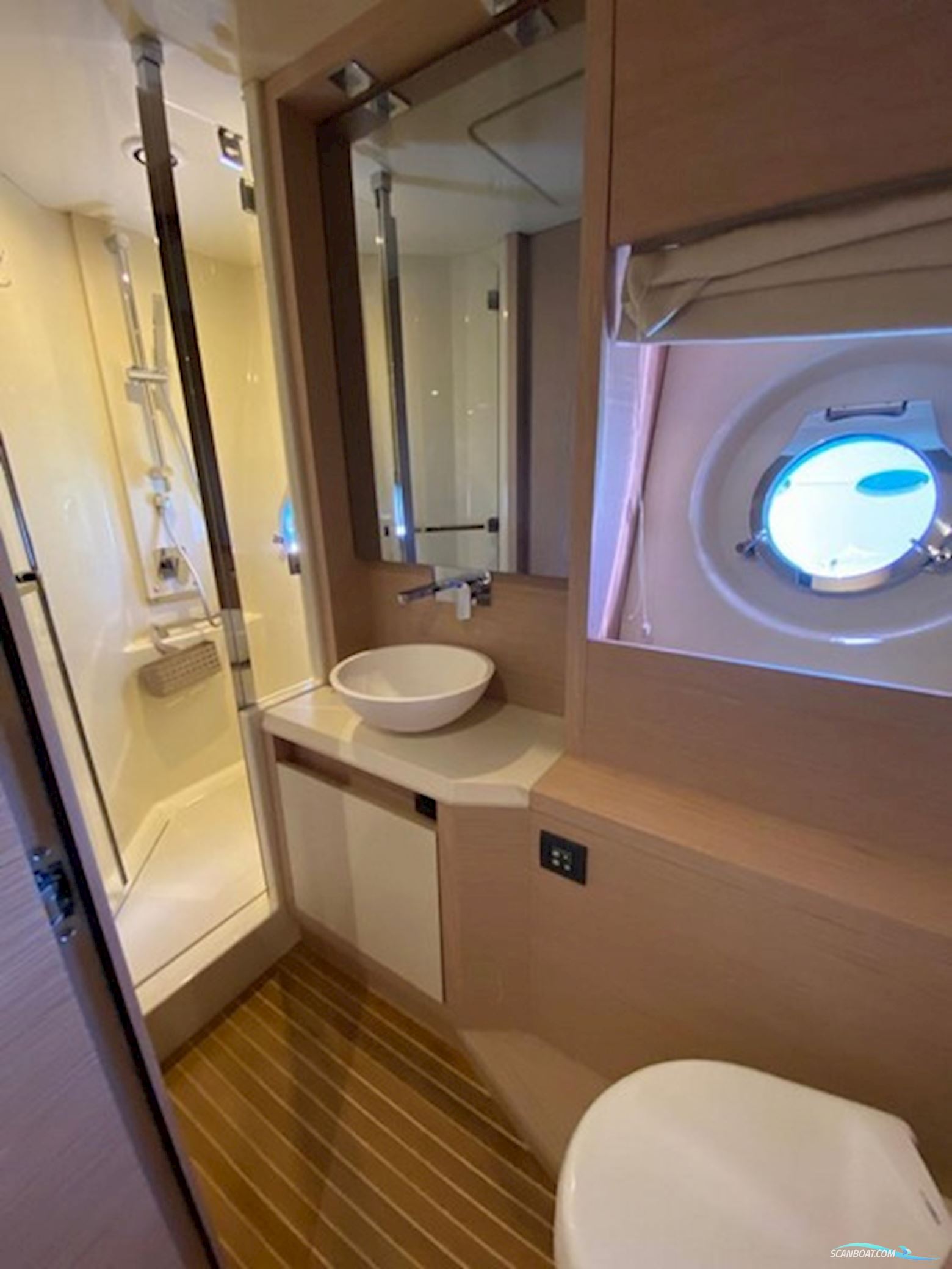 Monte Carlo Yachts 6