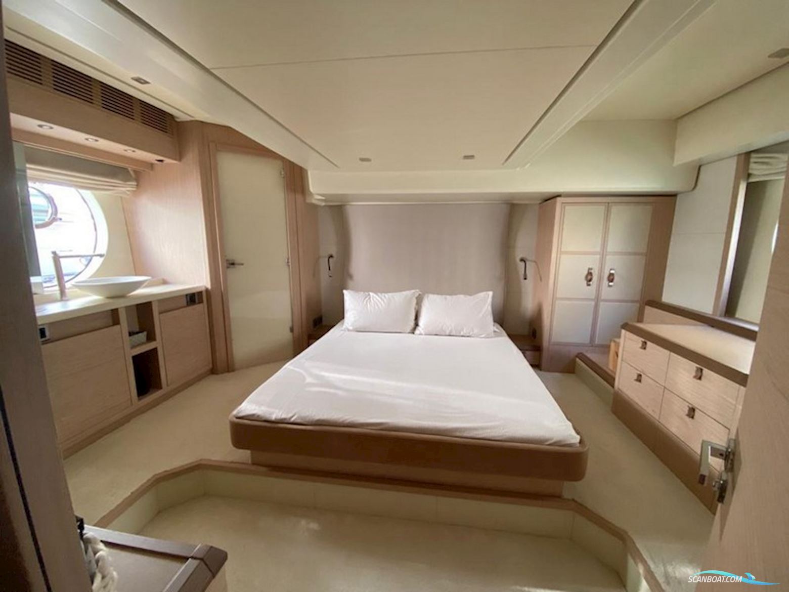 Monte Carlo Yachts 6