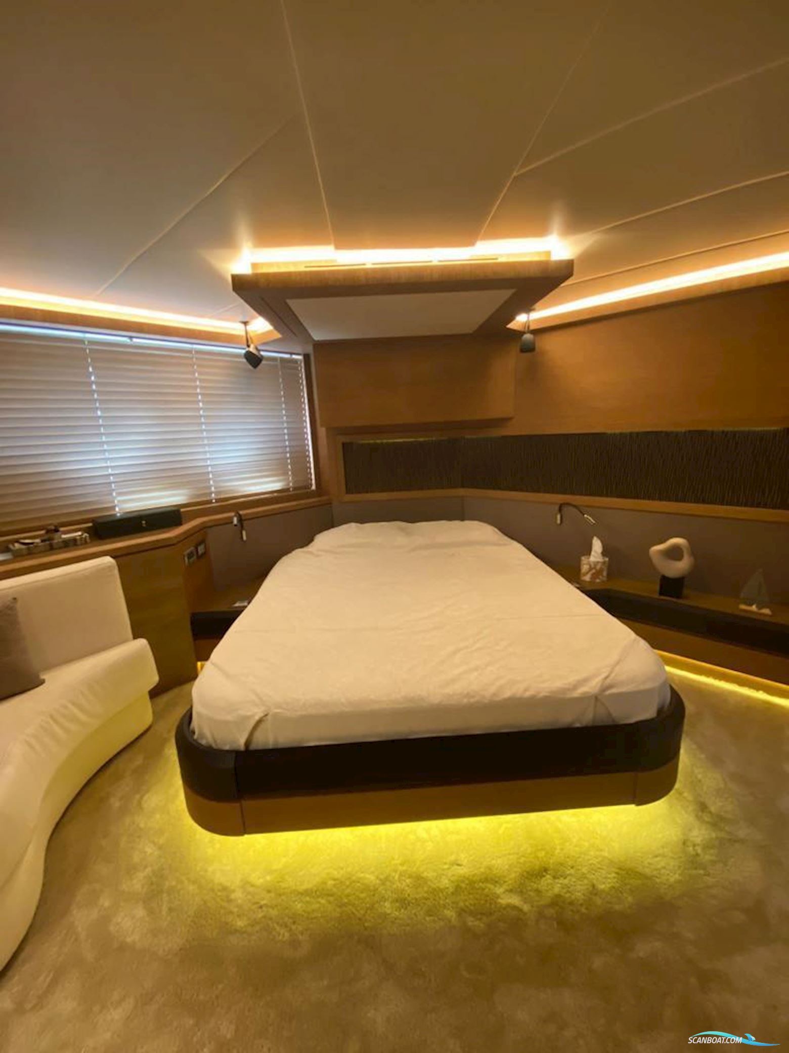 Monte Carlo Yachts MCY 76