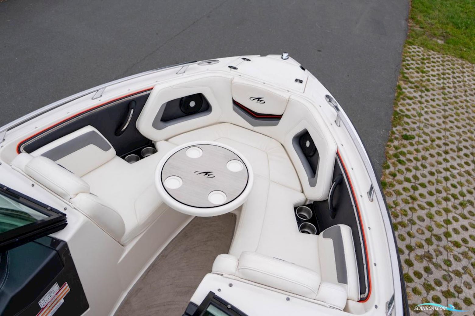 Monterey  238 Super Sport