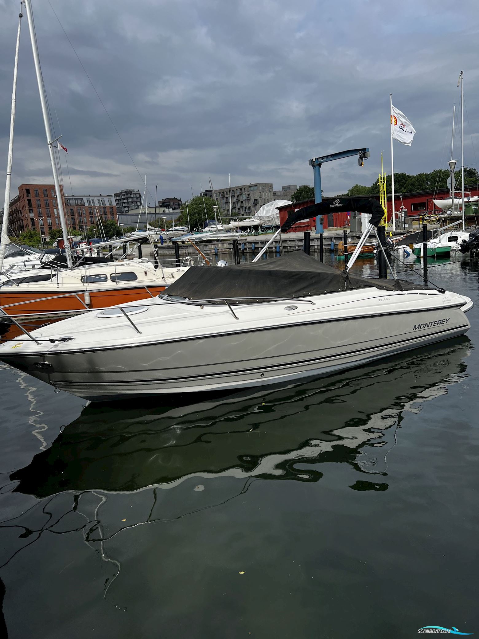Monterey 214 FS Motorbåt 2008, med Mercruiser 1.7 Liter 120 HK Diesel motor, Danmark