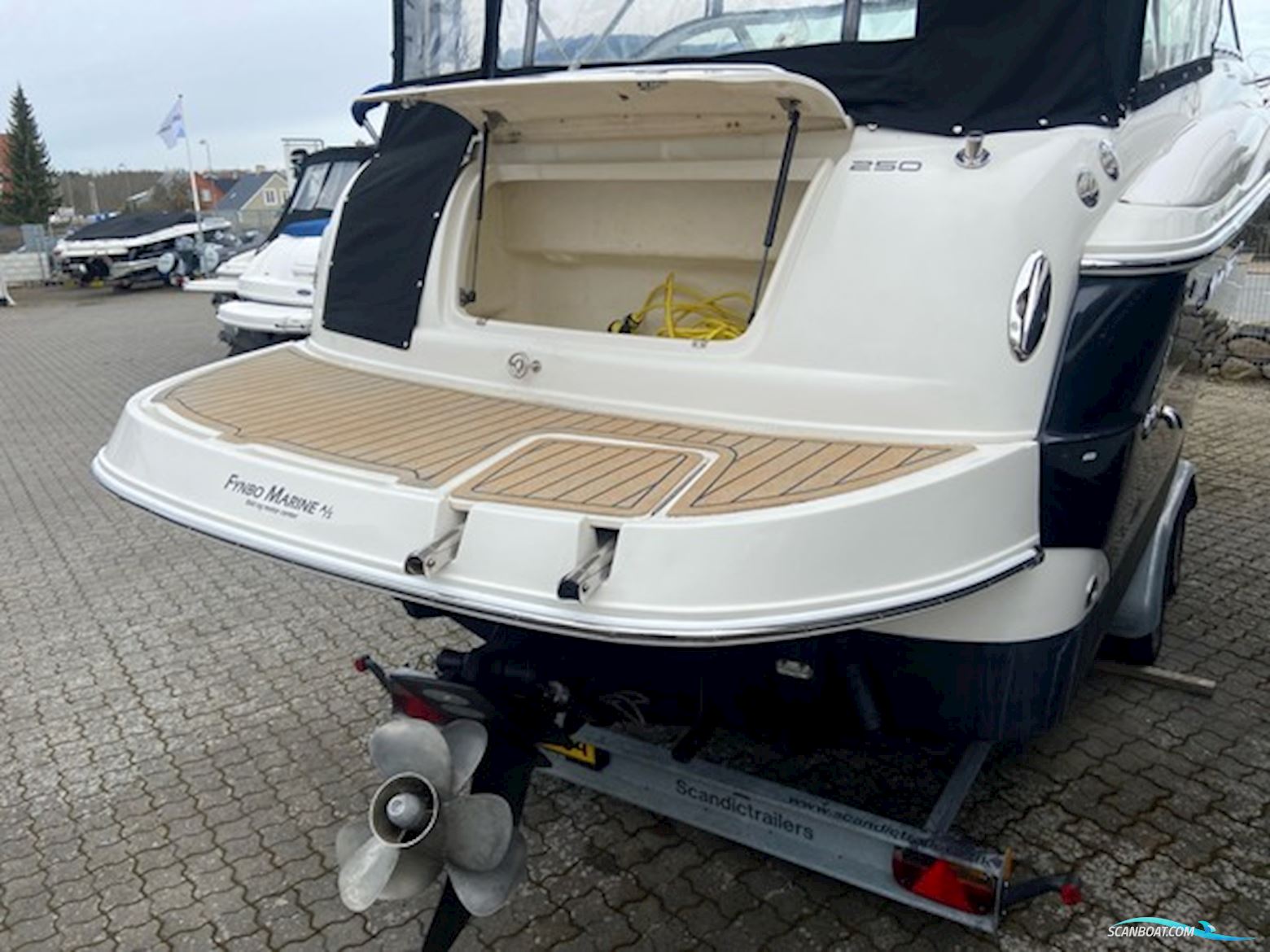 Monterey 250 CR Sport Cruiser 